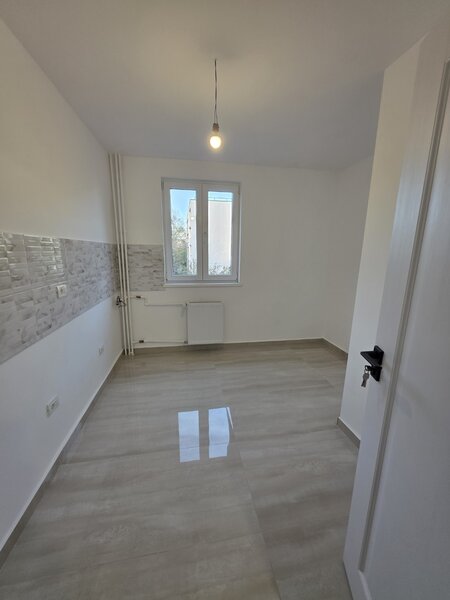 Fetesti, 10 minute metrou 1 Decembrie 1918, zona Jean Steriadi, renovat